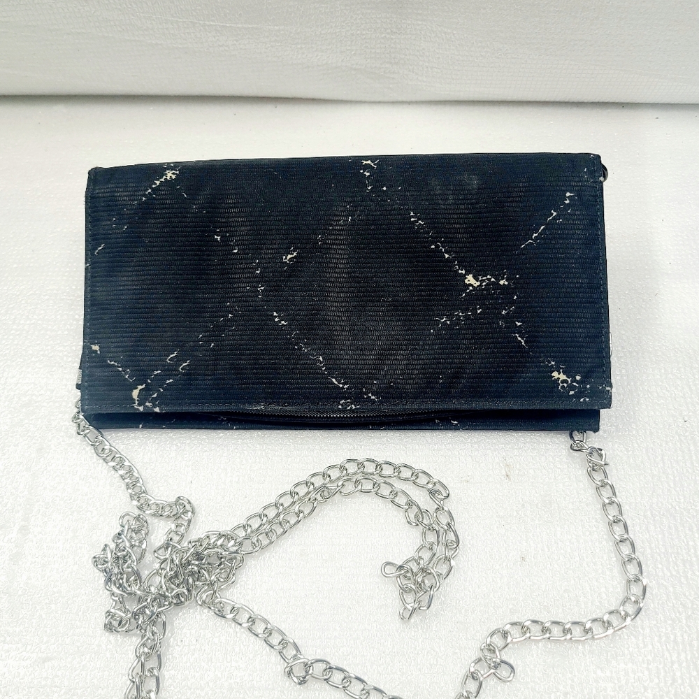 Chanel Canvas Wallet On Chain